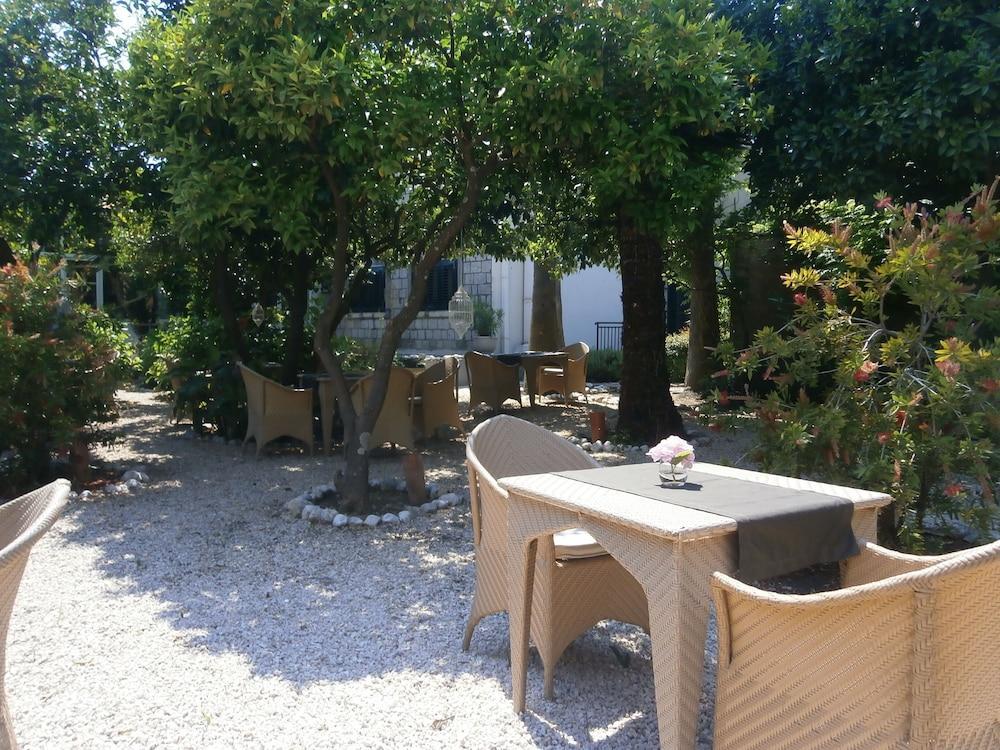 קאבטאט Hotel Supetar מראה חיצוני תמונה